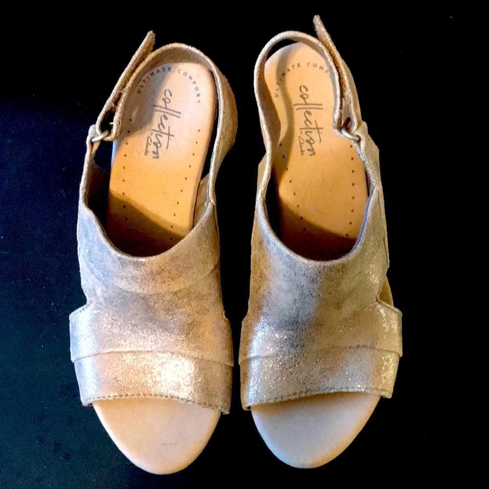 Clark’s Collection Gold Platform Sandals NWOT
